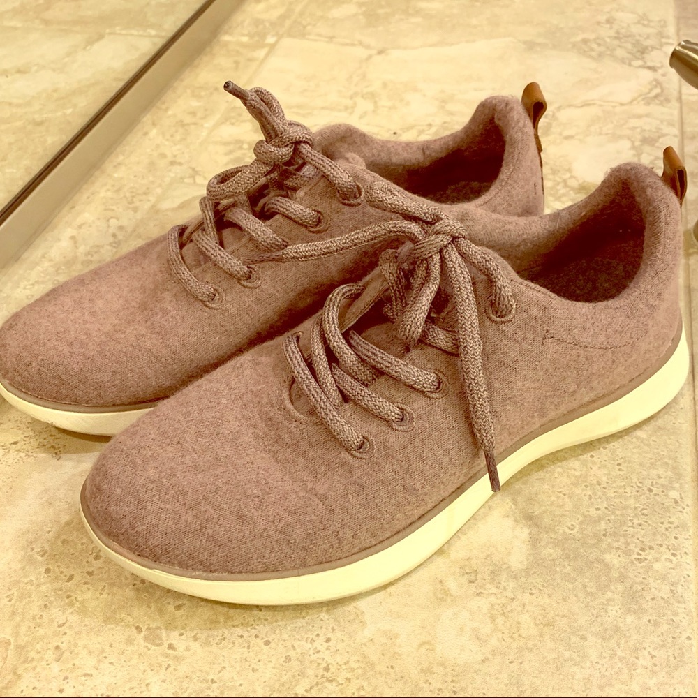 Like New De Scholl’s Sneakers